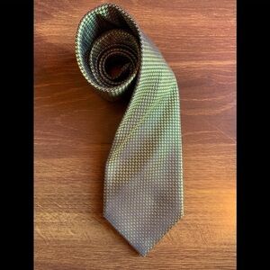 Like New BRUNO PIATELLI Hand Made Silk Necktie